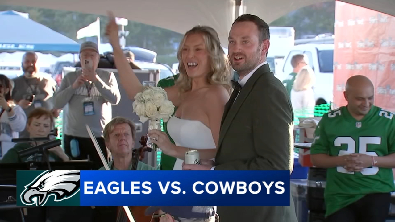 Chicago couple Lindsey Carl, Brandon Byrd get married at Philadelphia Eagles tailgate before MNF
       — Chester Springs Community news